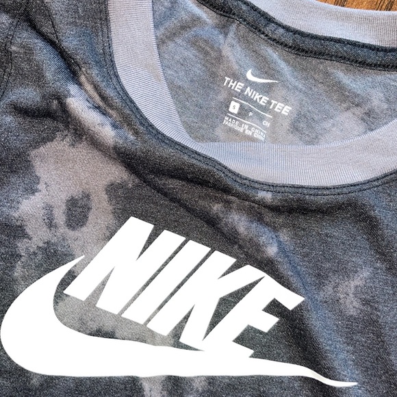 NIKE Muscle Tank - Picture 3 of 4